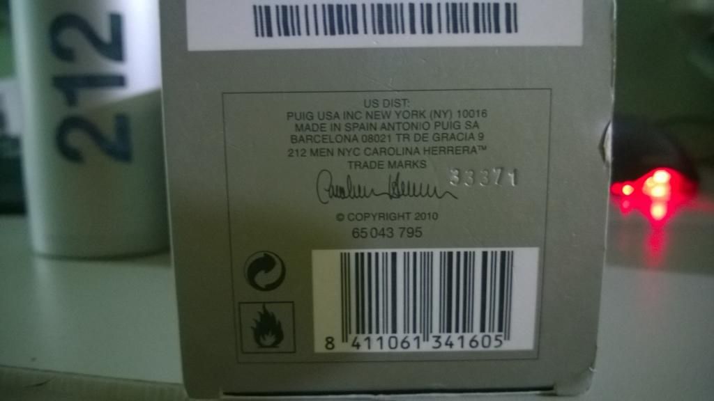 [HCM] Cần bán gấp chai Carolina Herrera 212 Men 100ml (bao test) - 1