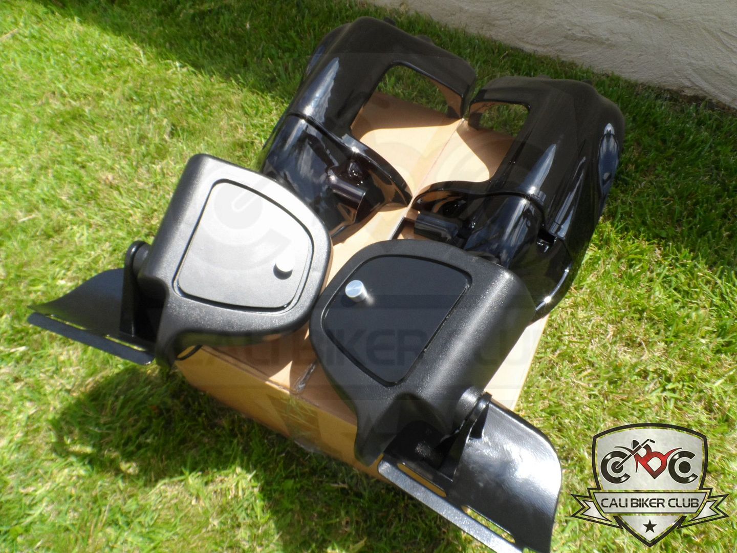 Lower Vented Leg Fairings Metal Vents & Doors Vivid Black for