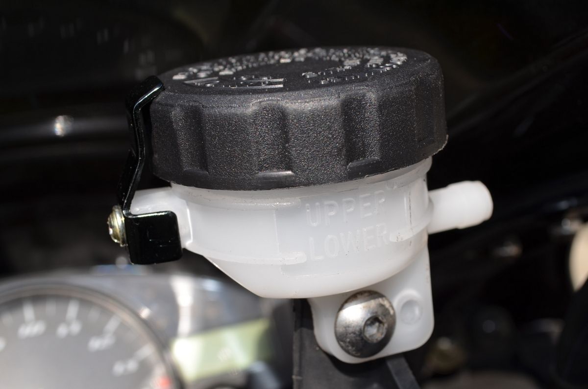 yamaha r6 brake fluid