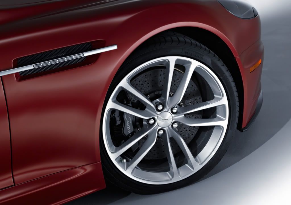AstonMartinDBSVolante2.jpg