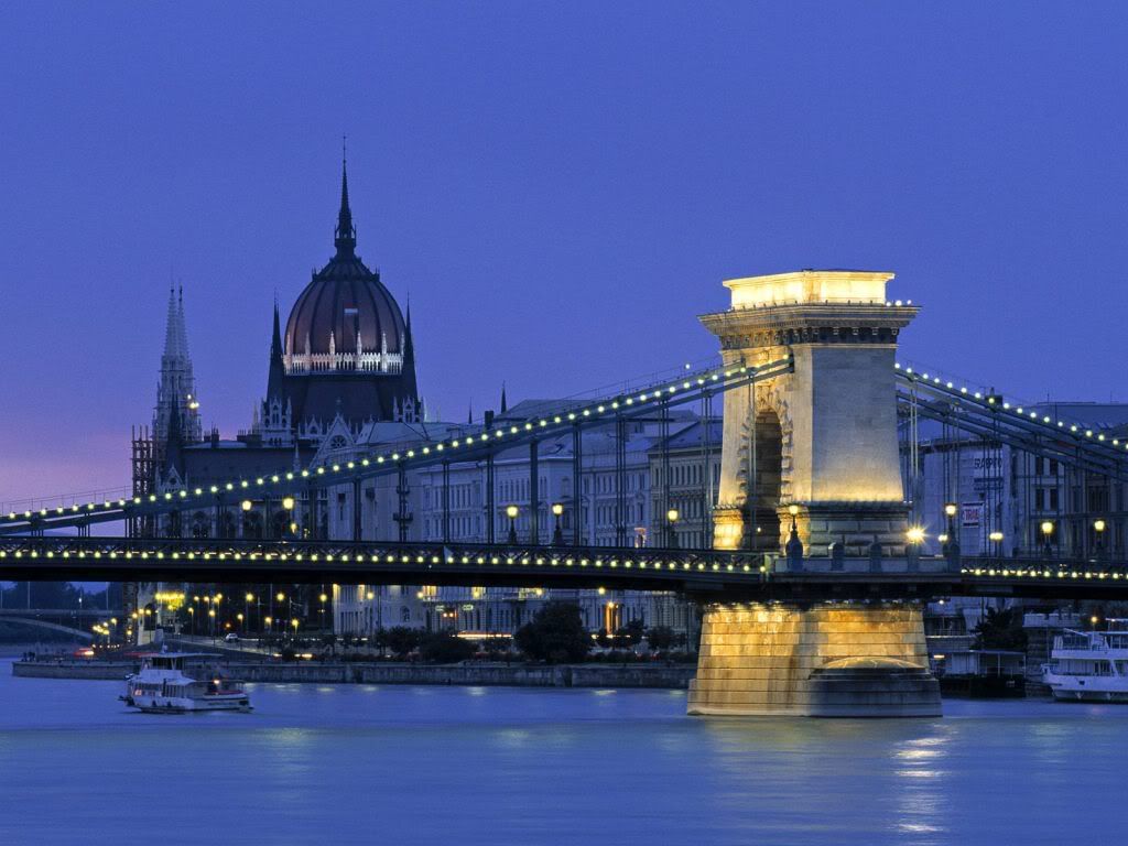 ChainBridgeBudapestHungary.jpg