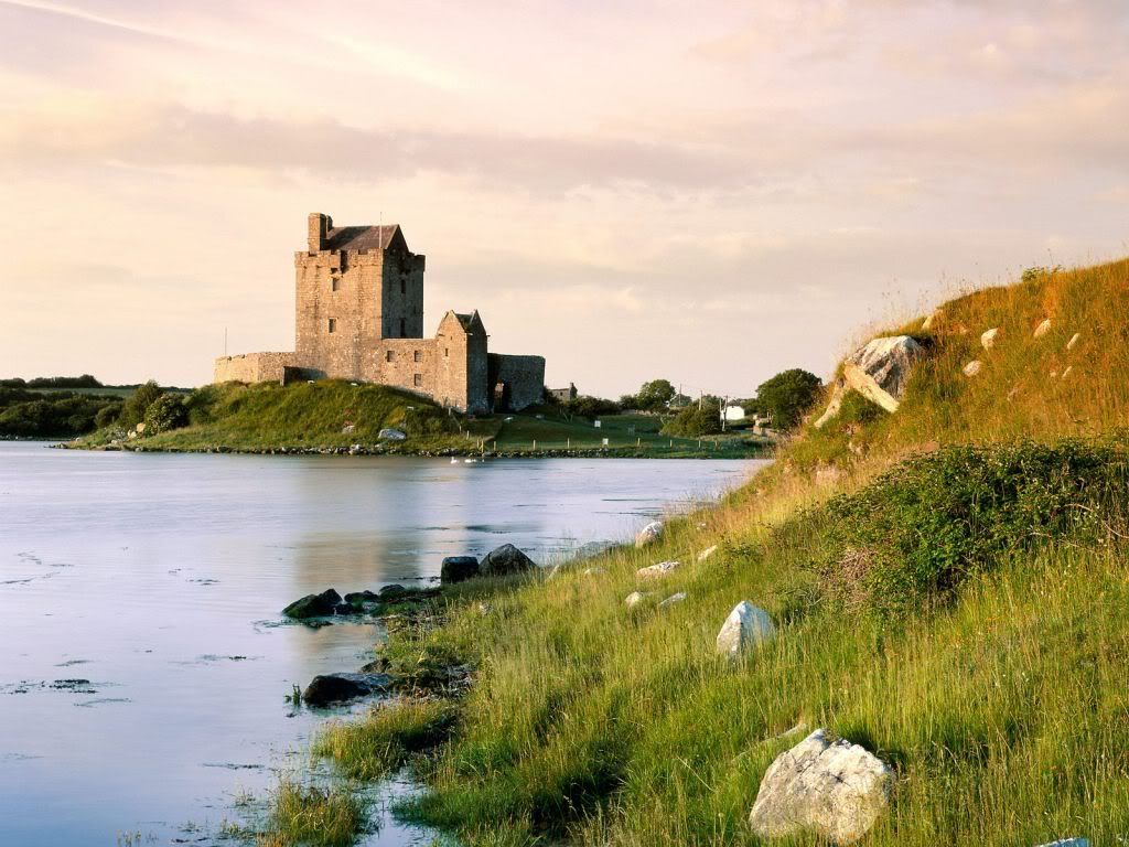 DunguaireCastleKinvaraIreland.jpg