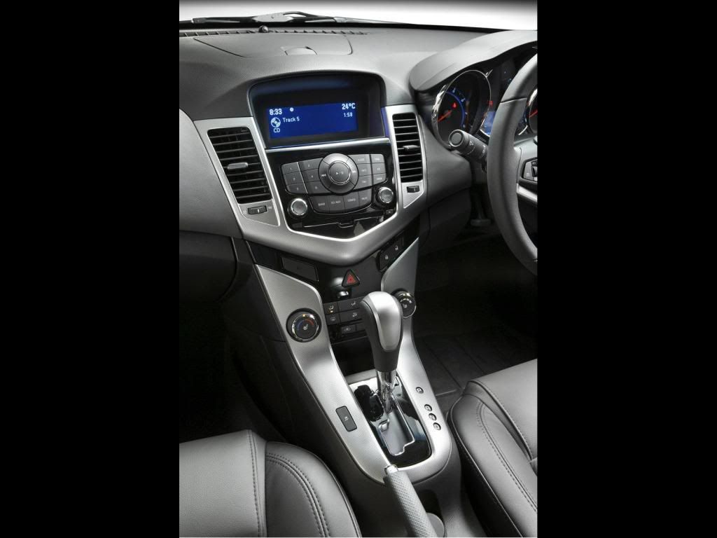 Holden-Cruze_2010_1600x1200_wall-2.jpg