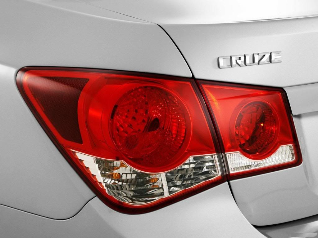 Holden-Cruze_2010_1600x1200_wall-5.jpg