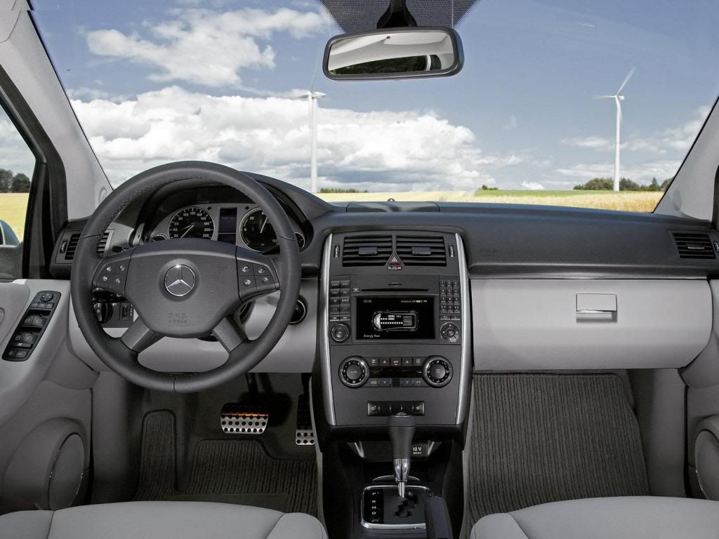 Mercedes-Benz-B-Class_F-Cell_201-1.jpg