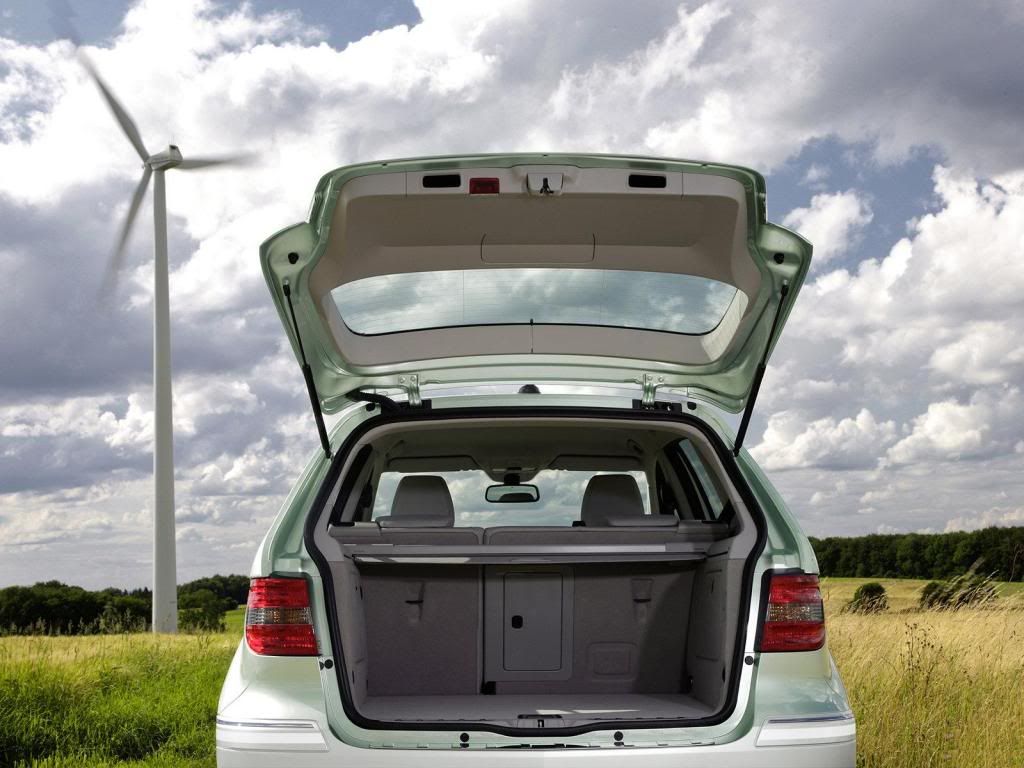 Mercedes-Benz-B-Class_F-Cell_2010_1.jpg