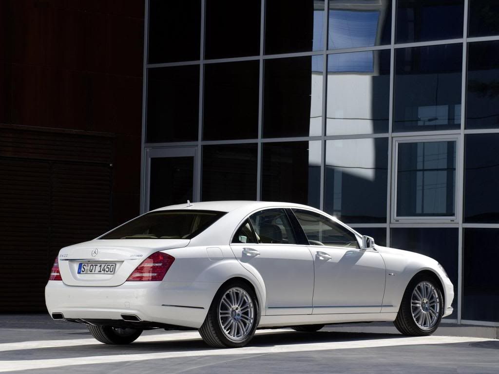 Mercedes-Benz-S400_BlueHYBRID_20-19.jpg