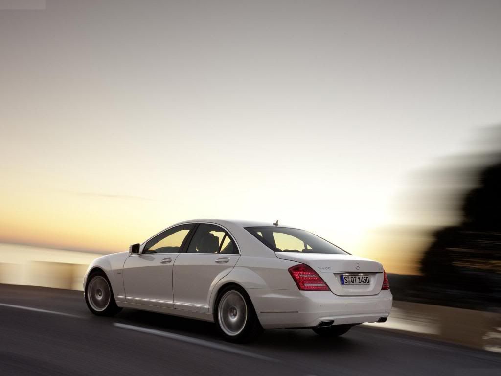 Mercedes-Benz-S400_BlueHYBRID_20-20.jpg