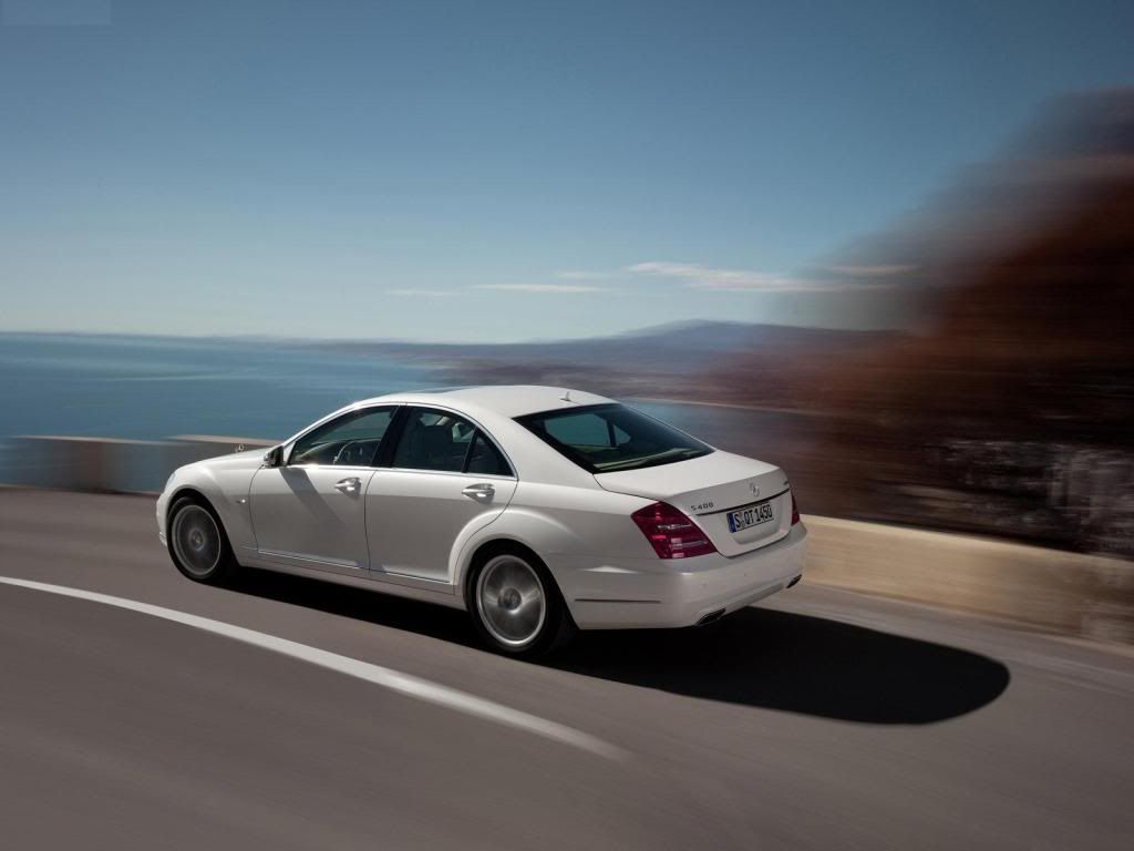 Mercedes-Benz-S400_BlueHYBRID_20-21.jpg