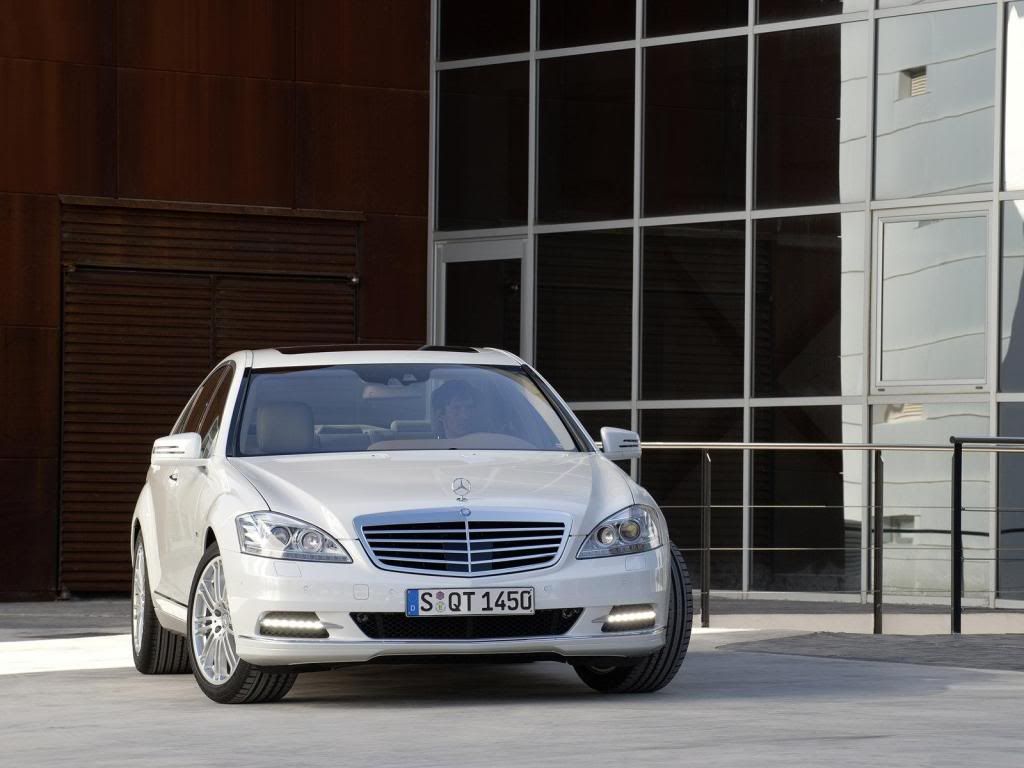 Mercedes-Benz-S400_BlueHYBRID_20-22.jpg