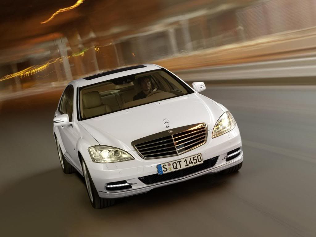 Mercedes-Benz-S400_BlueHYBRID_20-24.jpg