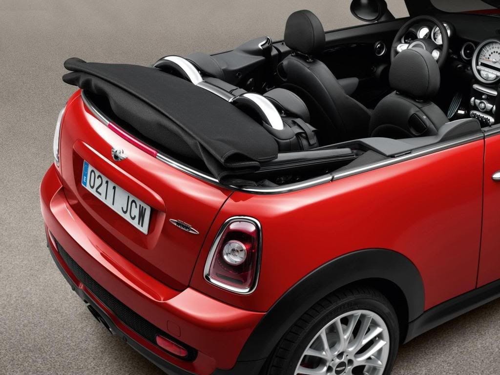 Mini-John_Cooper_Works_Convertib-21.jpg
