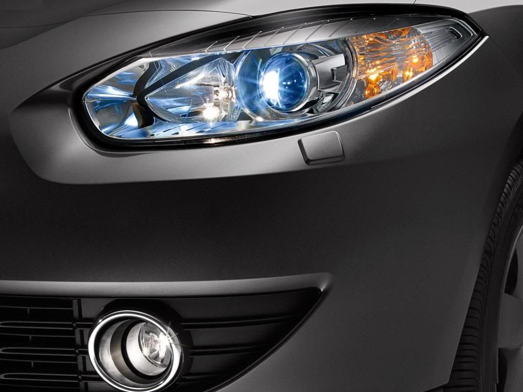 Renault-Fluence_2010_1600x1200_w-1.jpg