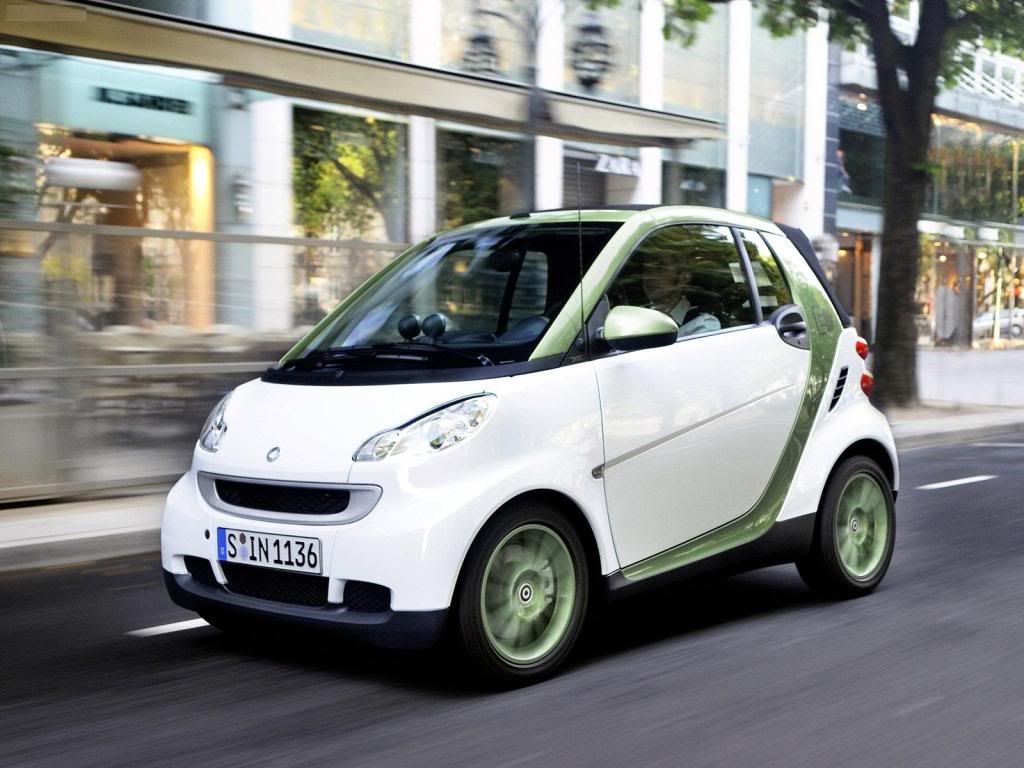 Smart-fortwo_electric_drive_2010-2.jpg