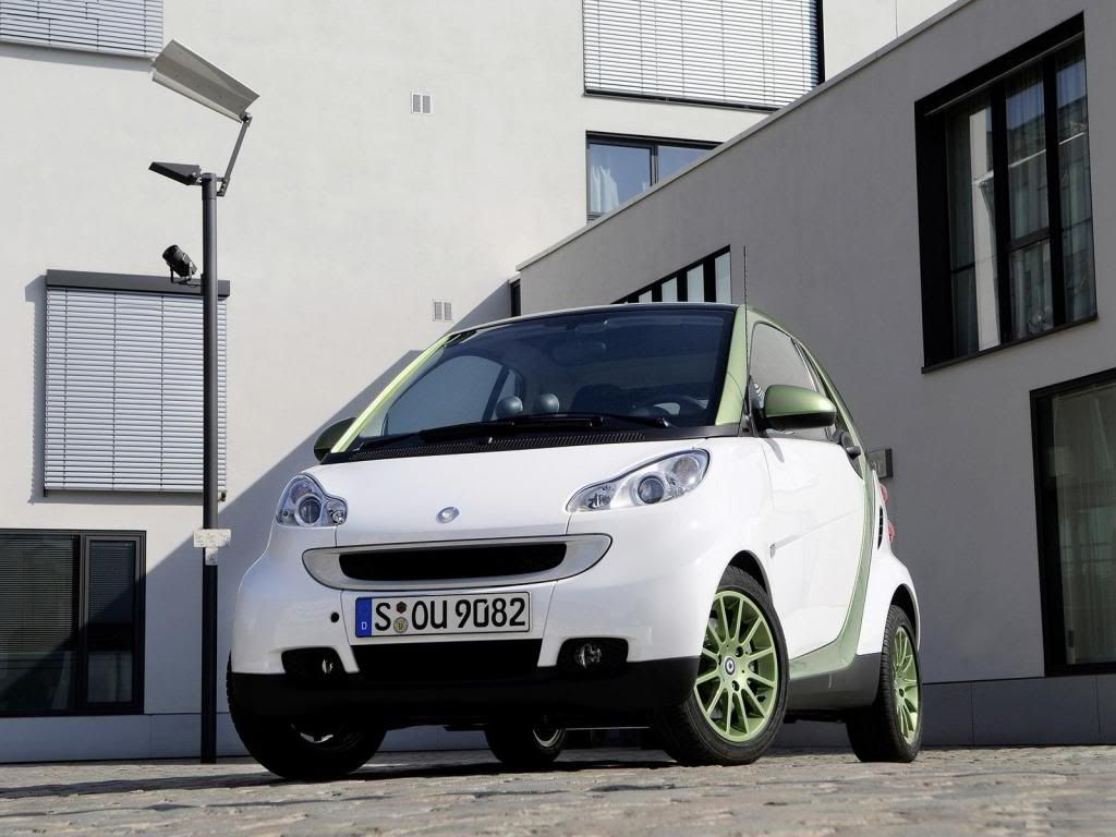 Smart-fortwo_electric_drive_2010-3.jpg