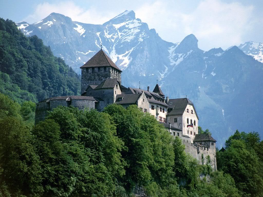 VaduzCastleLiechtenstein.jpg