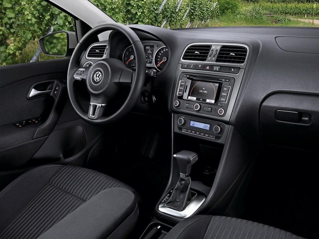 Volkswagen-Polo_3-Door_2010_1600x12.jpg